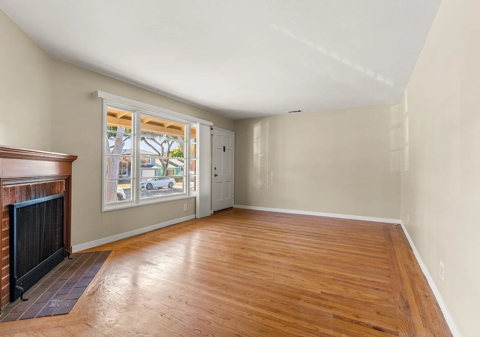 Charming 3 Bed, 2.5 Bath Home in San Leandro | Spacious Rear Yard & Attached 1-Car Garage! — Photo 4