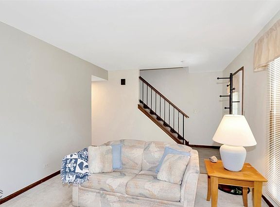 3rd image of 520 Pinebrook Dr