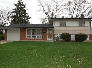 1680 Hartford Ct, Hoffman Estates, IL 60169