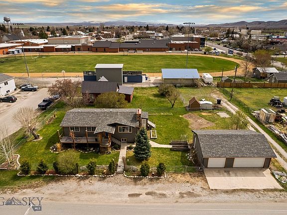 2nd image of 209 4th St