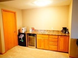 1453 Abercorn Dr, Council Bluffs, IA 51503