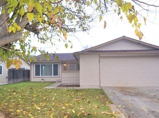 17 Paramount Cir, Sacramento, CA 95823