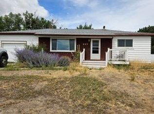 225 La Paloma Dr, Rawlins, WY 82301