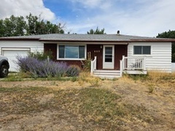 225 La Paloma Dr, Rawlins, WY 82301