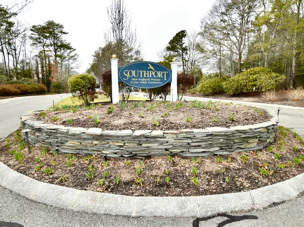 80 Pine Hill Blvd #80, Mashpee, MA 02649