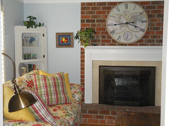 Front Room/Den  