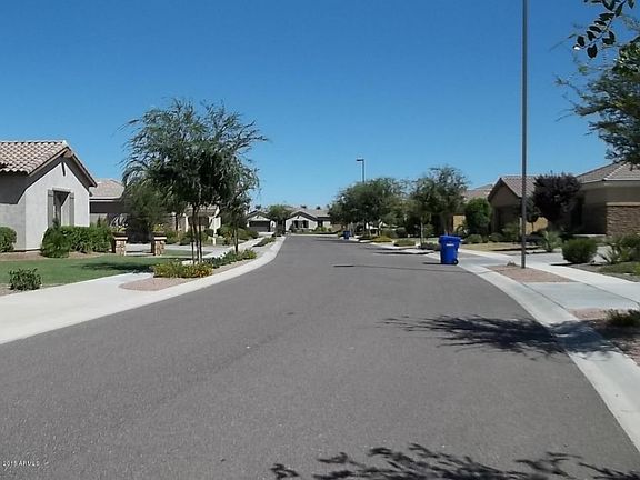 3rd image of 662 W Alamosa Dr