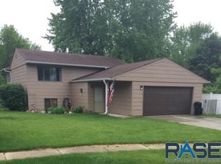 4224 E Huntington Cir, Sioux Falls, SD 57103
