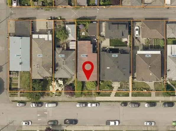 2935 Adanac St, Vancouver, BC V5K 2N4