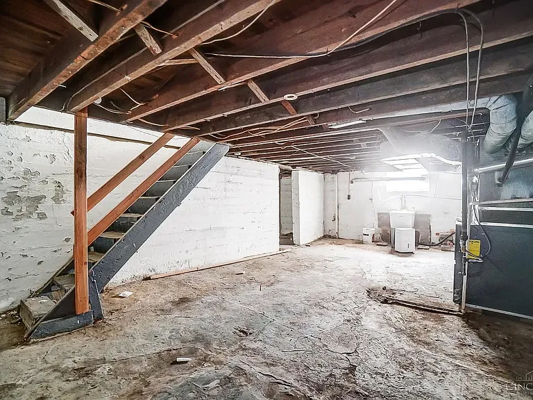 5128 Blaesi St — Photo 29