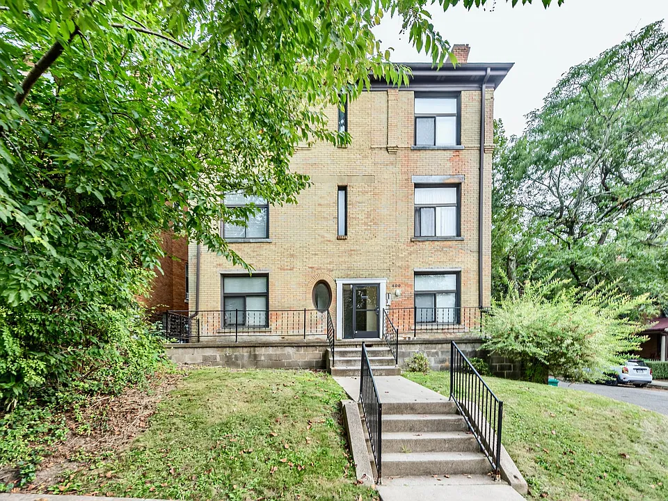 400 Whitney Ave