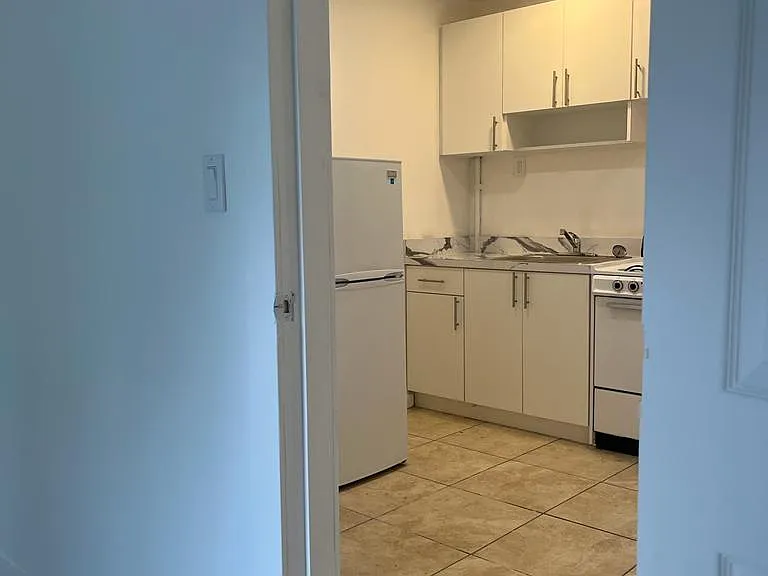 14280 NE 6th Ave #5 — Photo 6