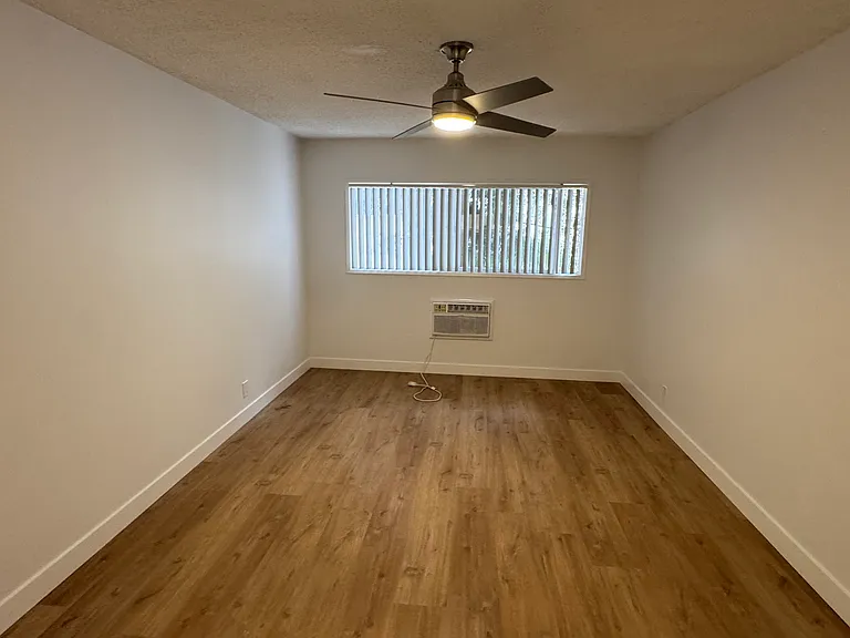 15445 Moorpark St #7 — Photo 9