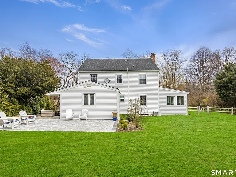 146 Oxford Rd — Photo 3