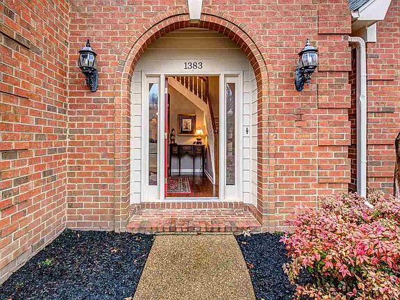2nd image of 1383 Cedar Hollow Dr