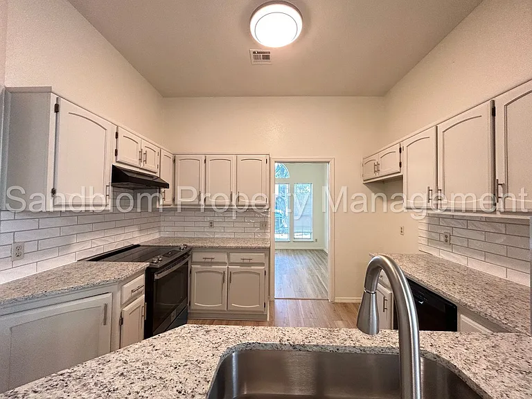 8928 E 87th Pl — Photo 9