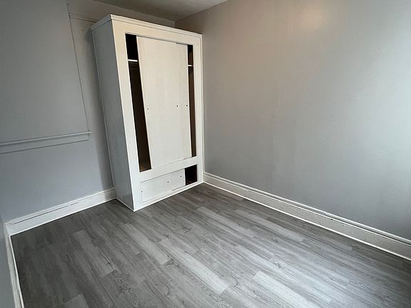 3rd image of 18 Vreeland Ave #9