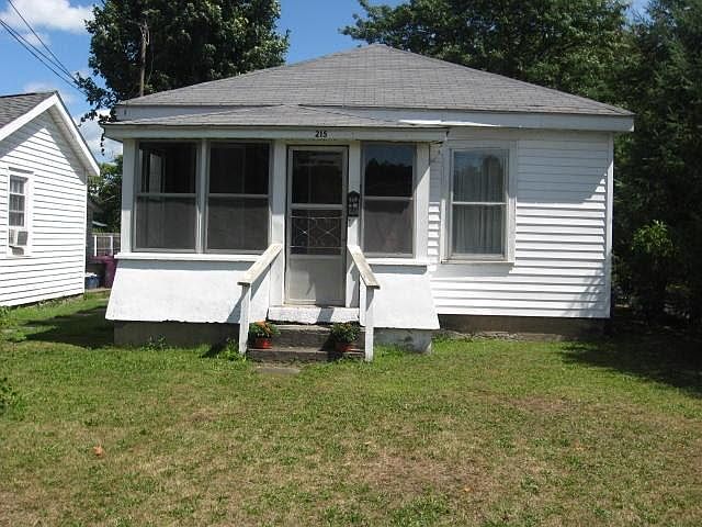 1st image of 215 Meadow St