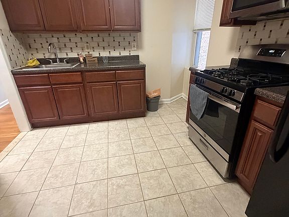 2nd image of 146-150 Manhattan Ave #3B