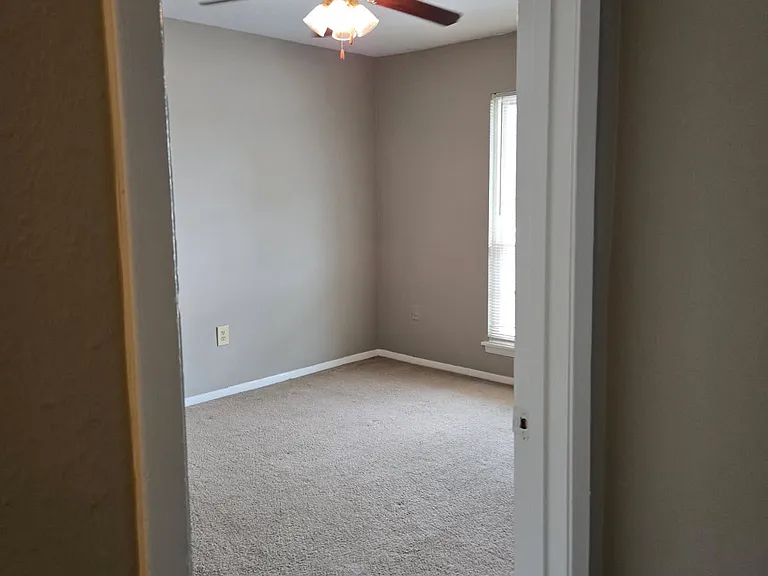 900 Mountain Creek Rd #B29 — Photo 7