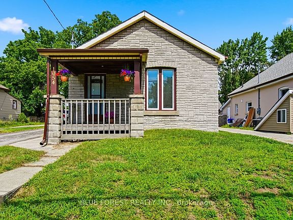3rd image of 1054 Florence St