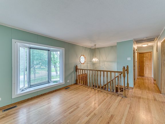 5th image of 618 Parkside Ave