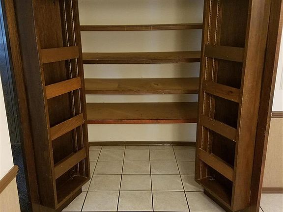4th image of 1577 Westport Dr
