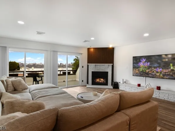 300 Gorge Rd #36, Cliffside Park Boro, NJ 07010
