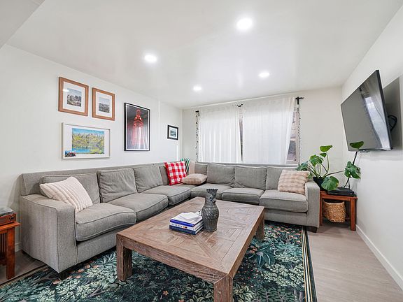 5th image of 2030 E Nevada Cir