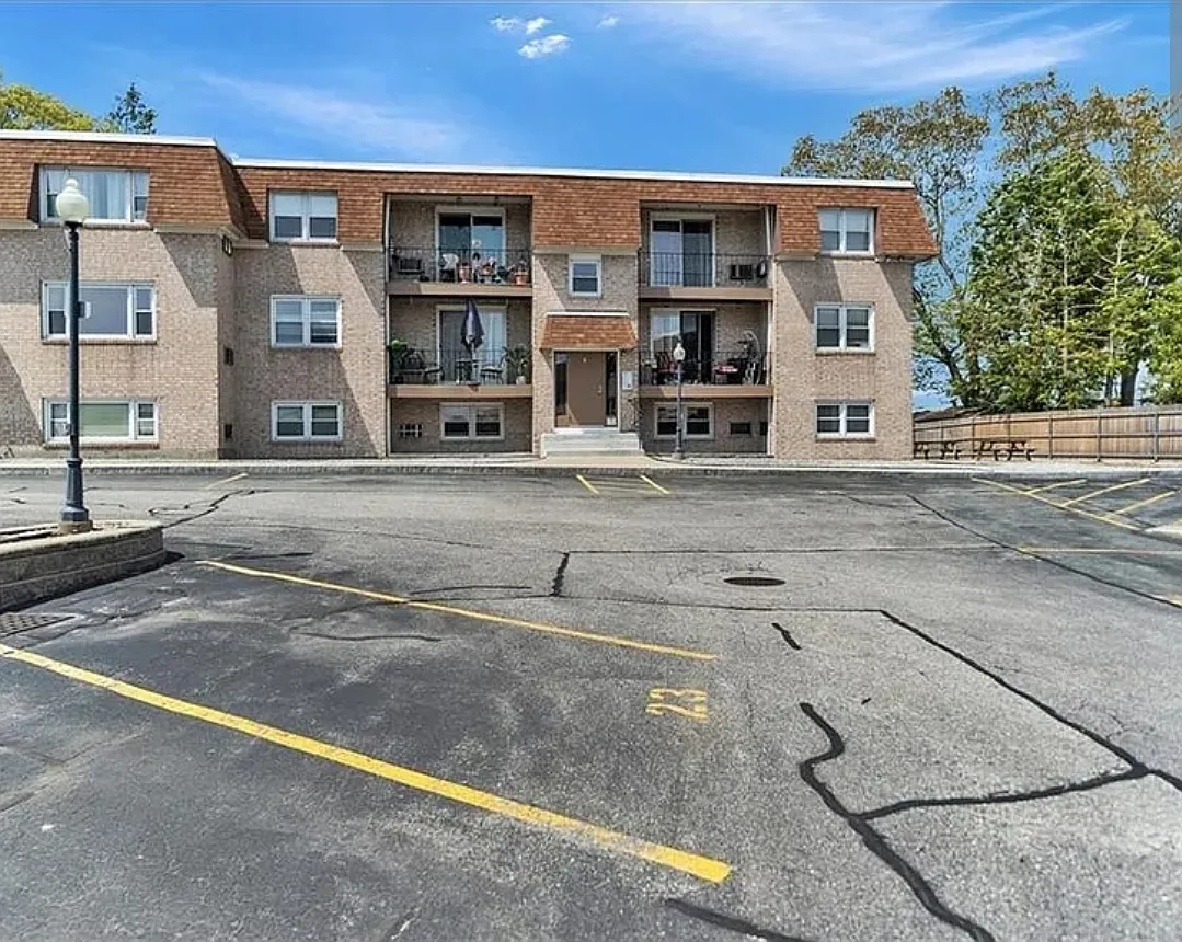2 bed, 851 sqft, $1,875 — Photo 4