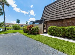 128 Lake Point Ln, Naples, FL 34112