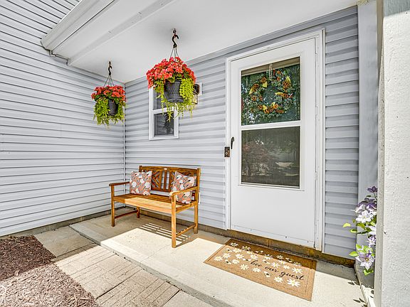 3rd image of 14703 Fawn Hollow Ln