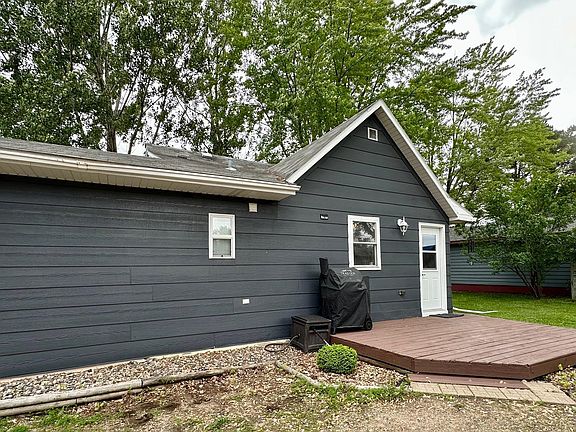 4th image of 718 4th Ave E