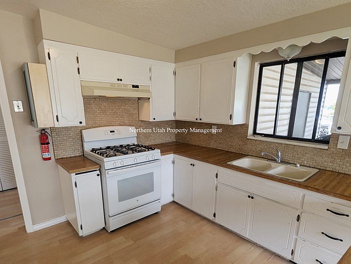 4 Kitchen_05062025