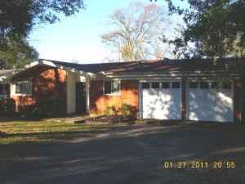 1st image of 240 Bradford Dr
