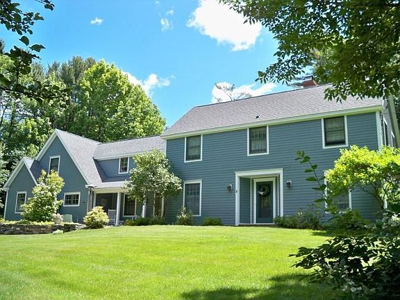 2nd image of 8 Lydon Ln