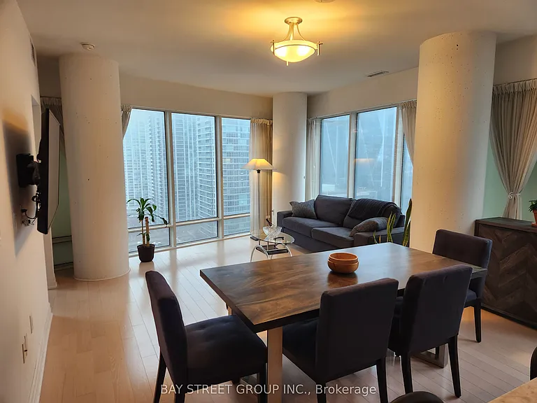 8 The Esplanade #1902 — Photo 2