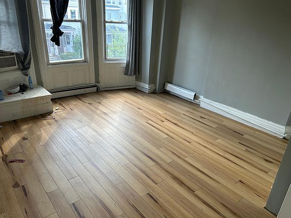 3rd image of 166 Harrison Ave APT 1