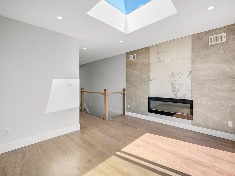 39 Washington Ave — Photo 45