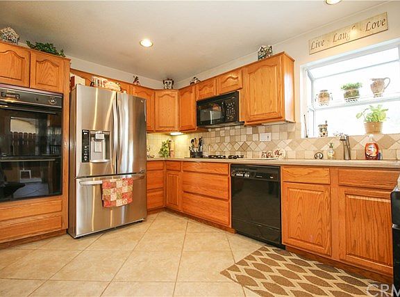 4th image of 15487 Balsam Ct