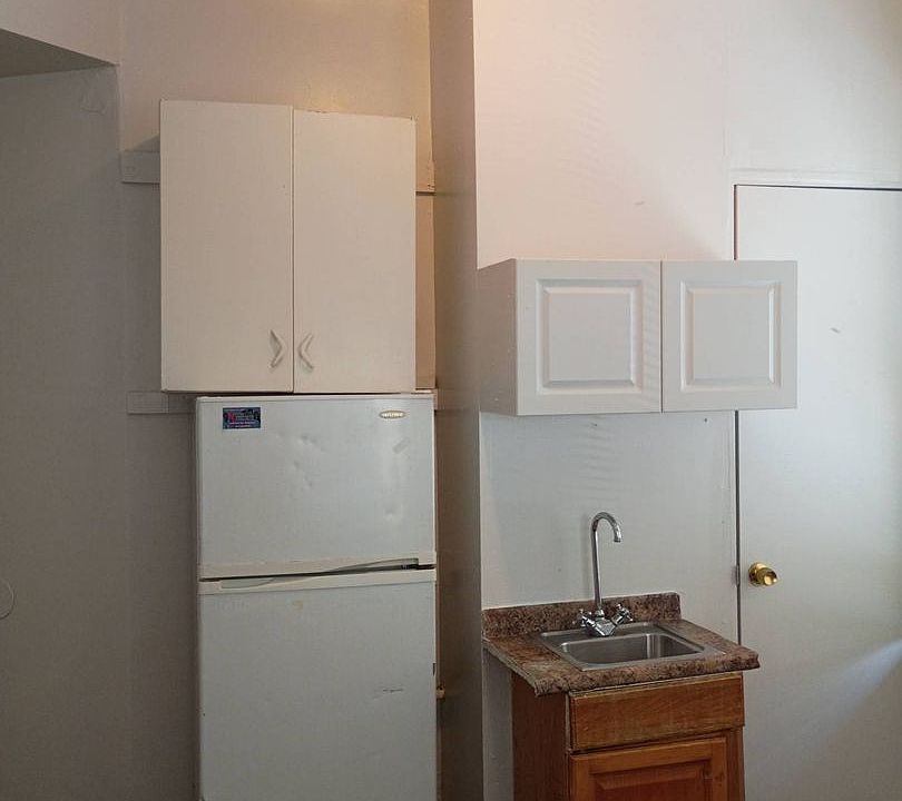 1st image of 118-120 Sanford Pl #3