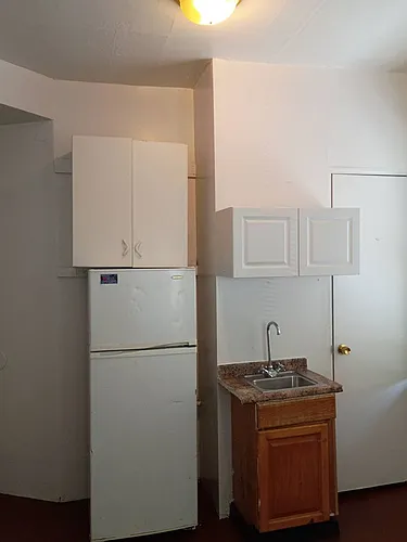 118-120 Sanford Pl Photo 1