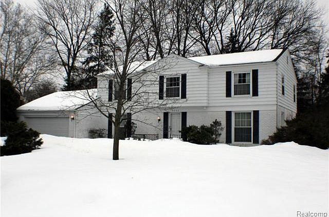 1st image of 3352 Paddington Dr