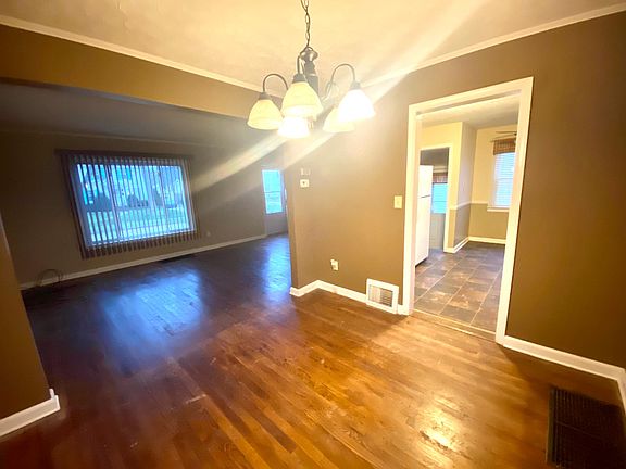 4th image of 2542 8th St