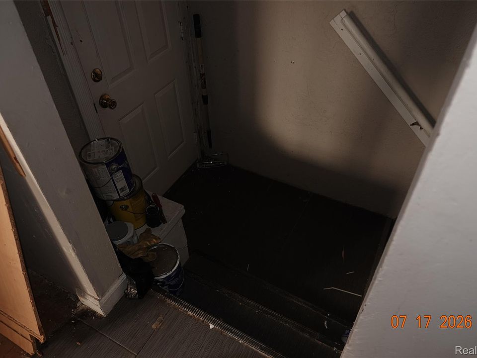 10435 Somerset Ave, photo 30