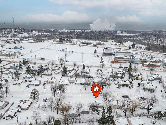 3rd image of 22 Edwards Dr