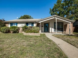 322 Sparks Dr, Grand Prairie, TX 75051