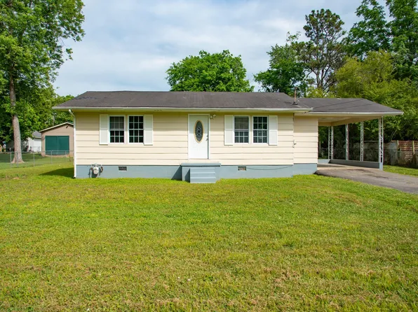 490 Scoggins St, Summerville, GA 30747