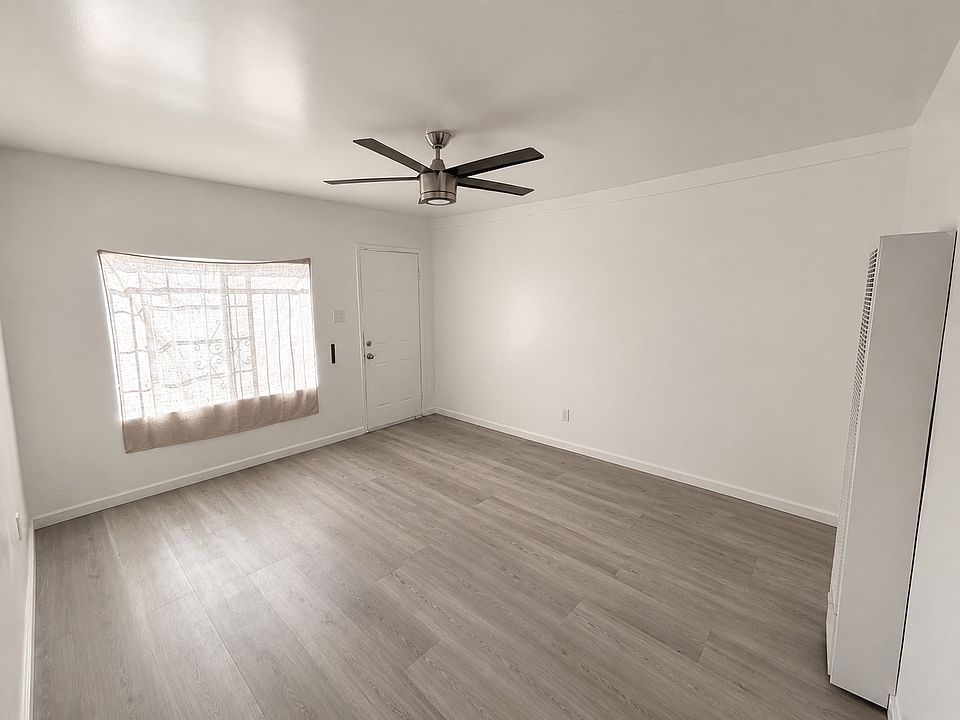 1st image of 815 1/2 W 62nd Pl #815-1/2