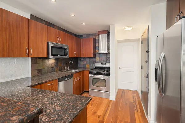 Sold by Park Property Advisors | media 11